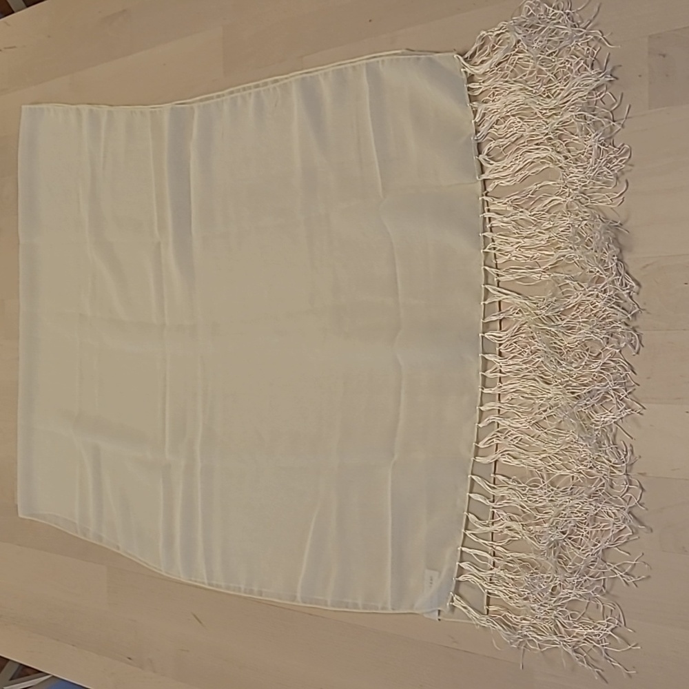 EUC MANAGROVE & NY Sheer Cream/Ivory Fringed Scarf